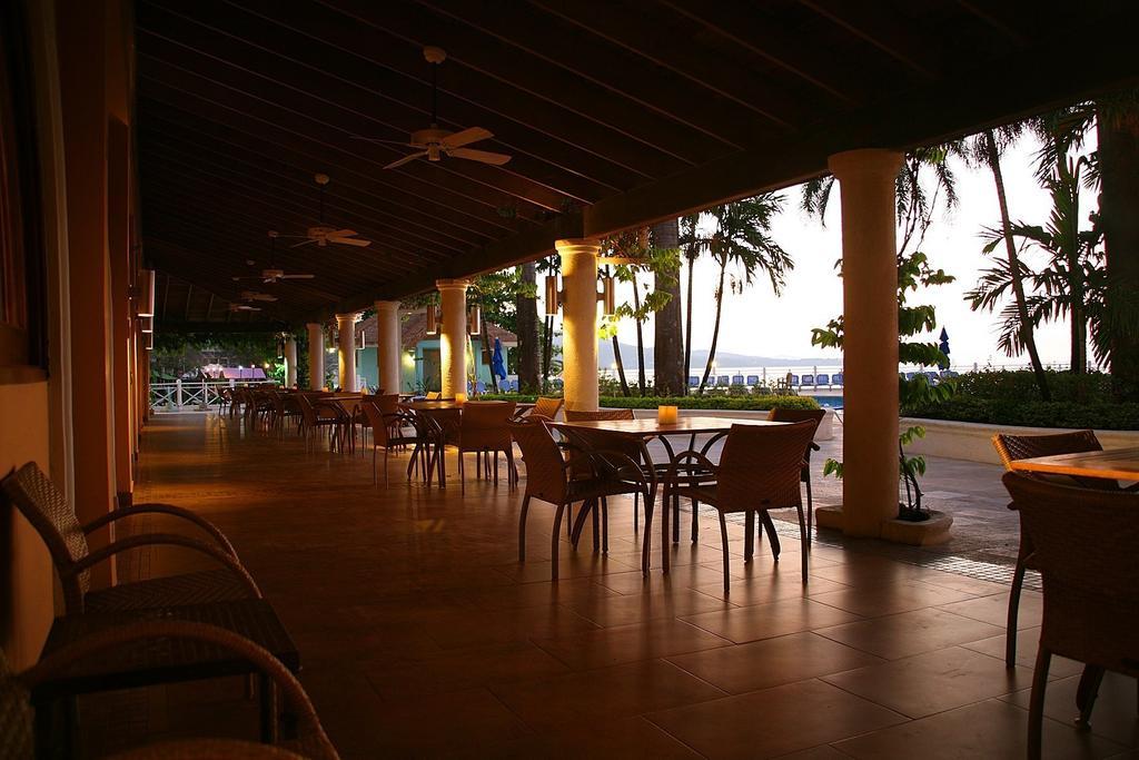 Sunscape Splash Montego Bay Resort And Spa Ресторант снимка